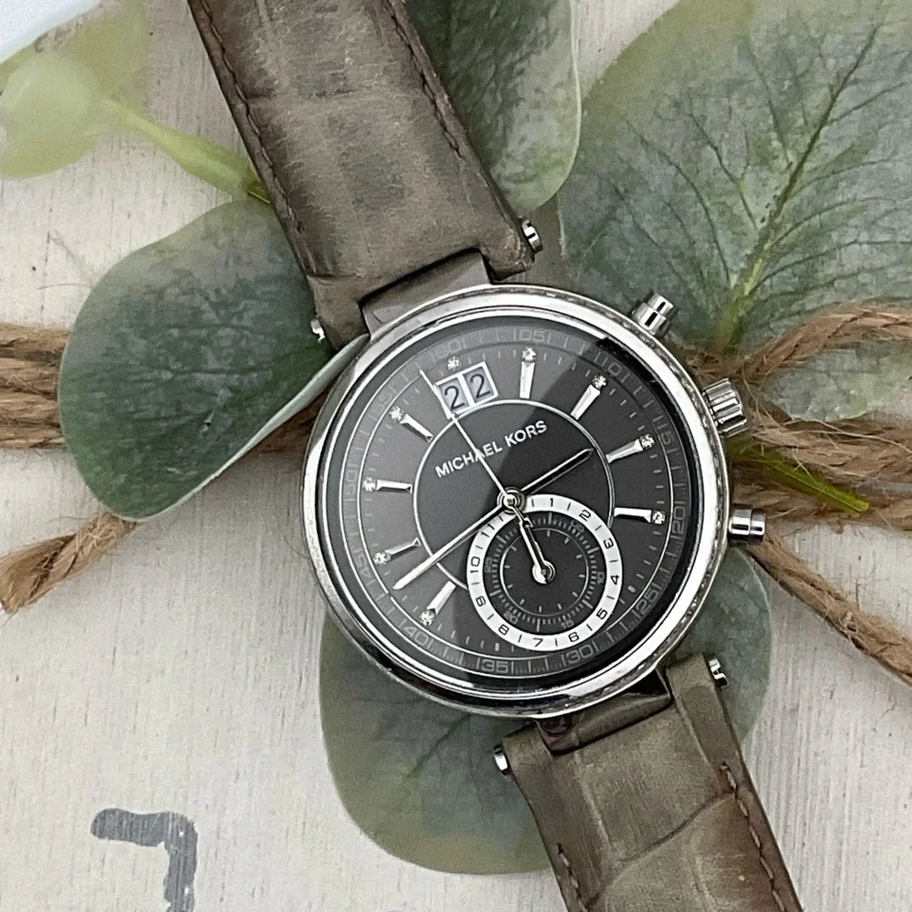 Michael Kors Sawyer Gray Leather Women’s watch all stainless‎ steel 251509 used